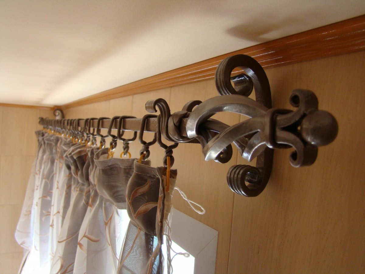 Карниз в стиле лофт