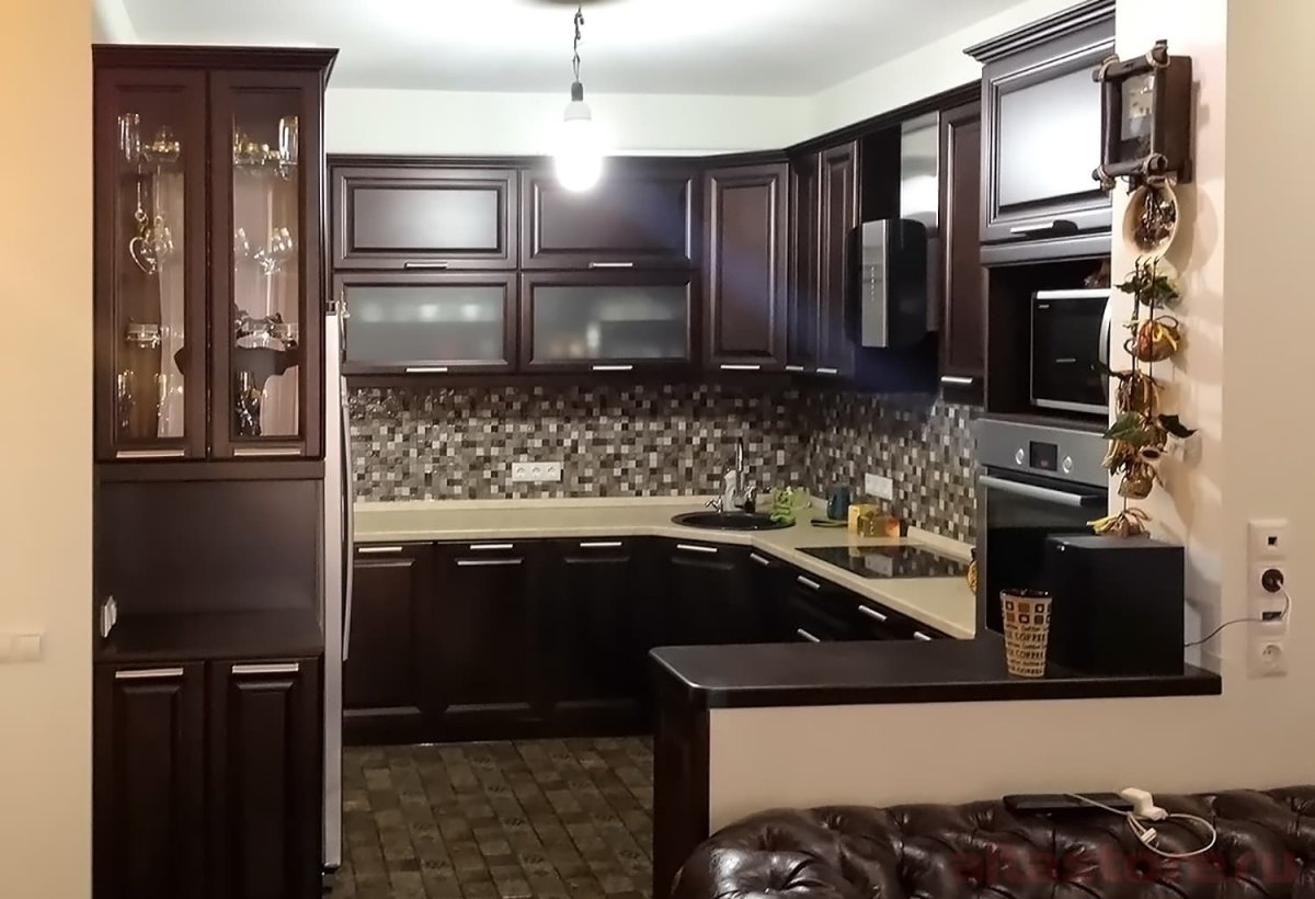 Сочетание дверей и обоев