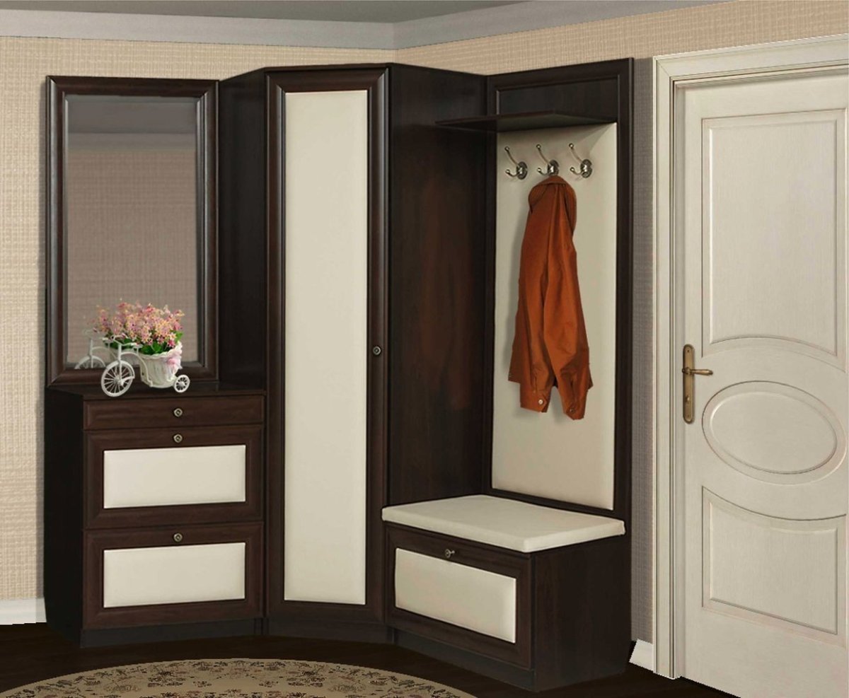 Угловая прихожая в коридор