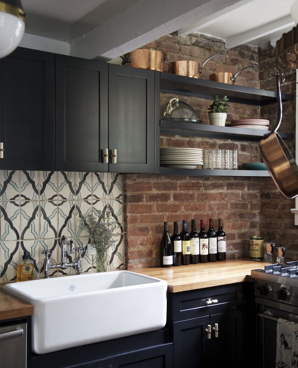 Отделка стен на кухне лофт