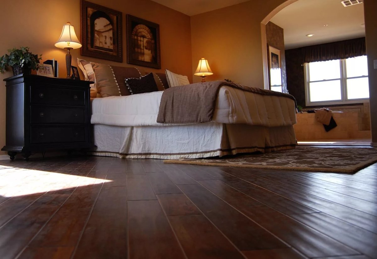 Керамогранит в комнате