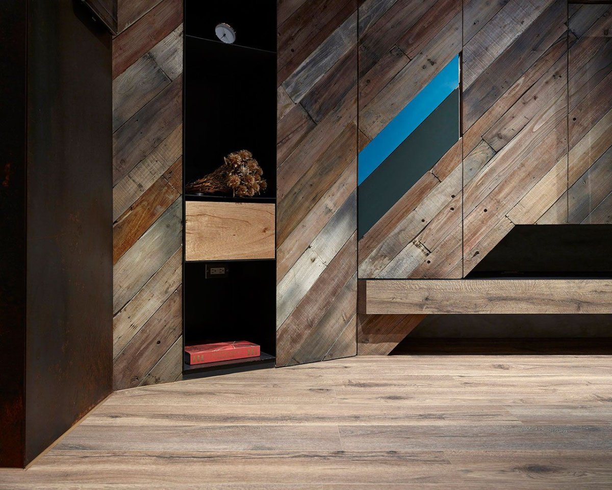 Отделка стены фанерой лофт