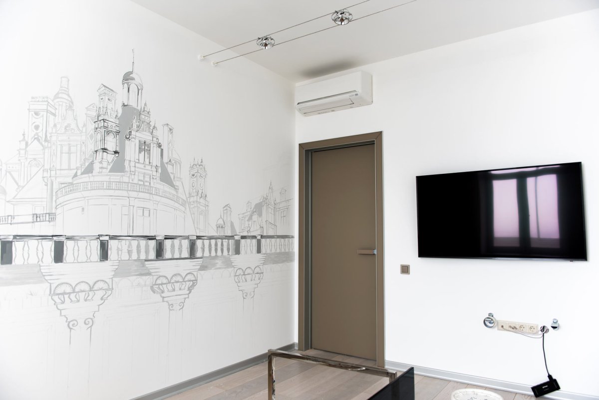 Зеркало в длинном коридоре