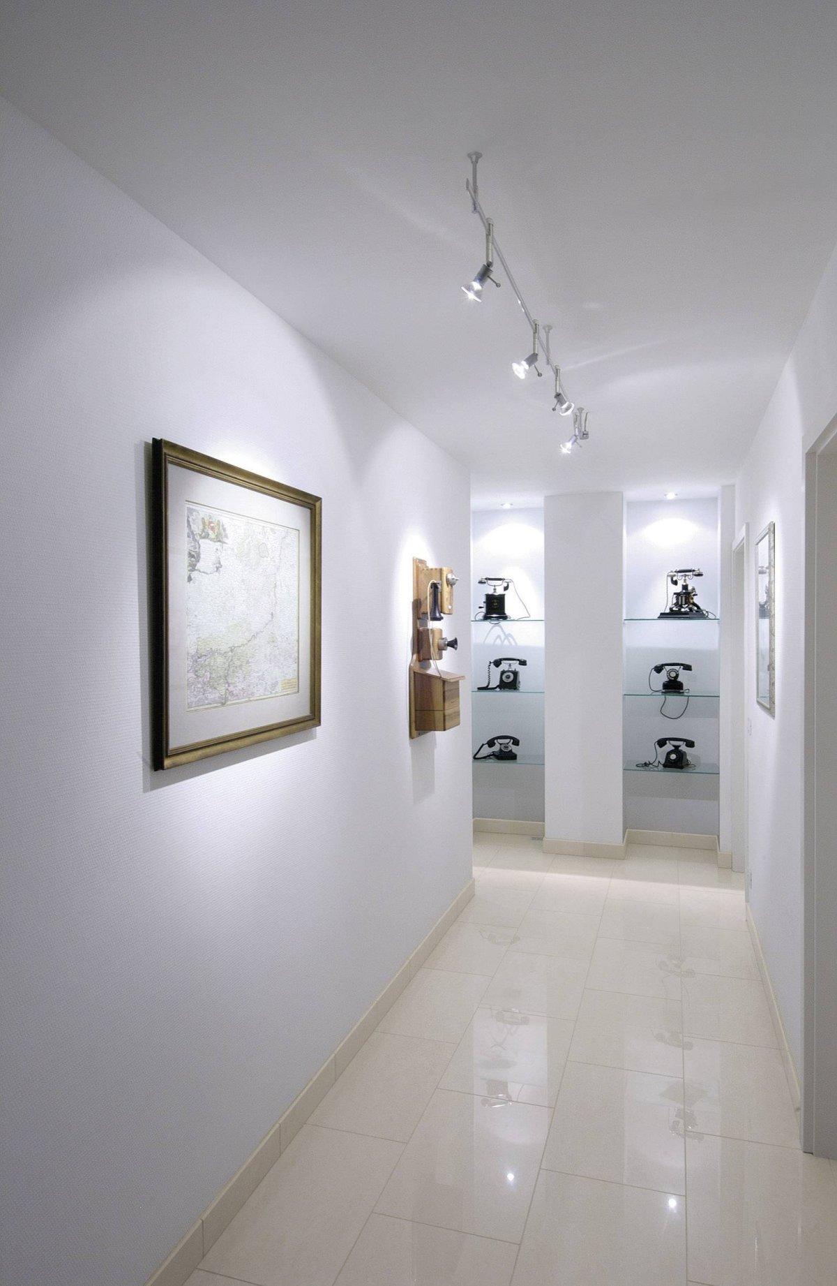 Подвесная магнитная трековая система