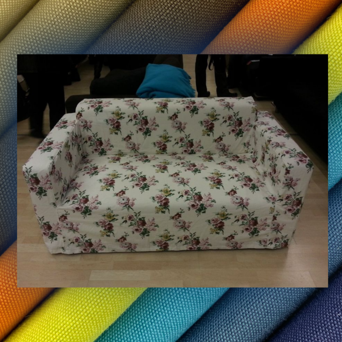 Диван в полоску