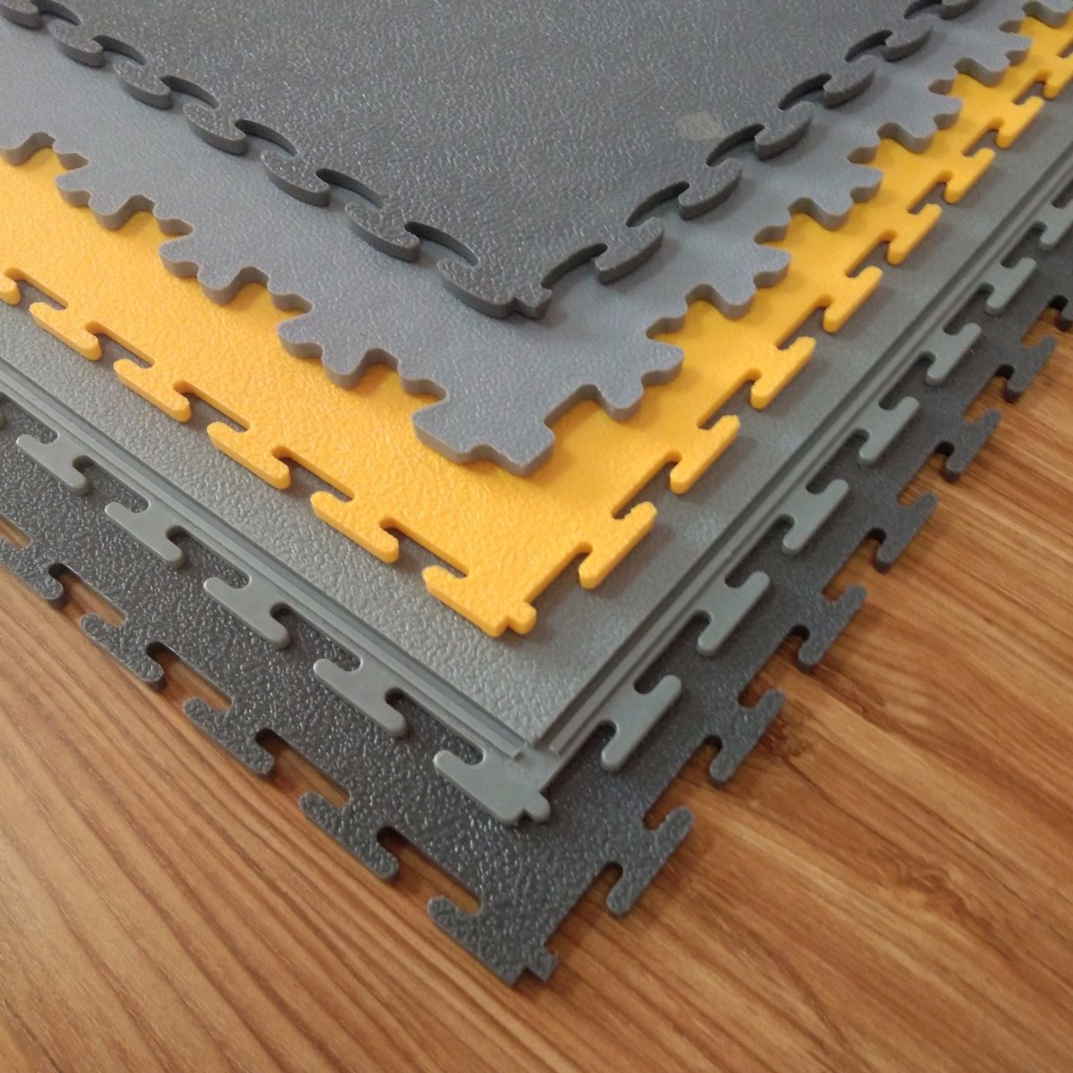 Skirting for LVT плинтус