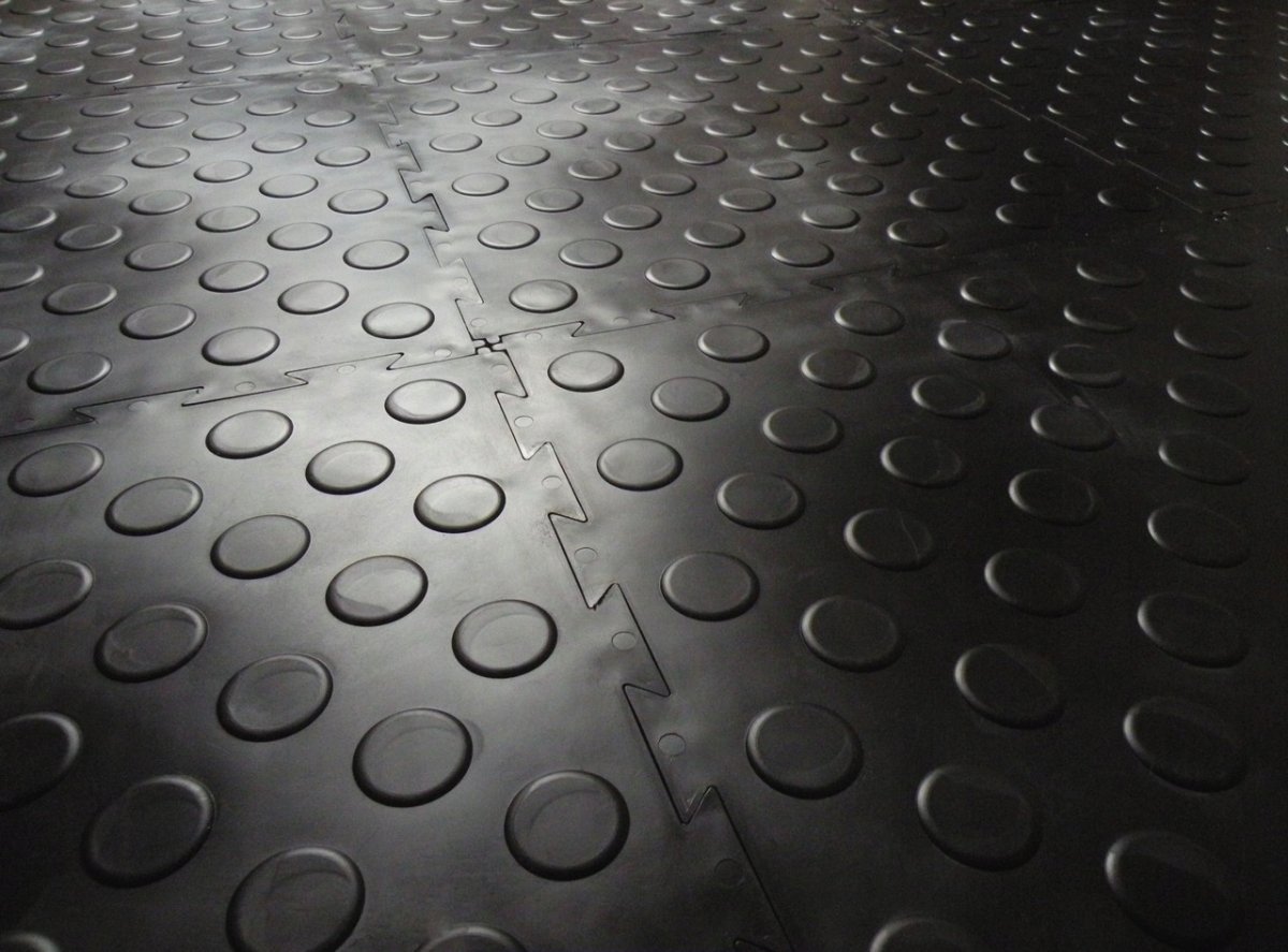 40x4 mm Conductive PVC Flooring grounding
