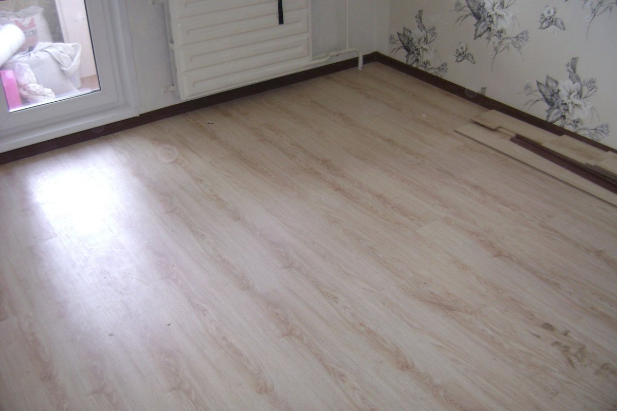 Линолеум под ламинат по диагонали