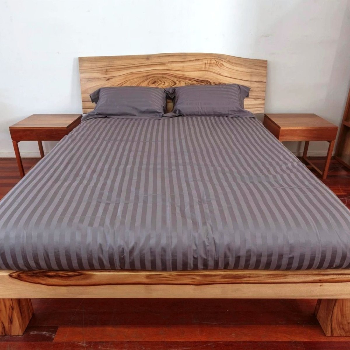 Деревянная кровать в японском стиле