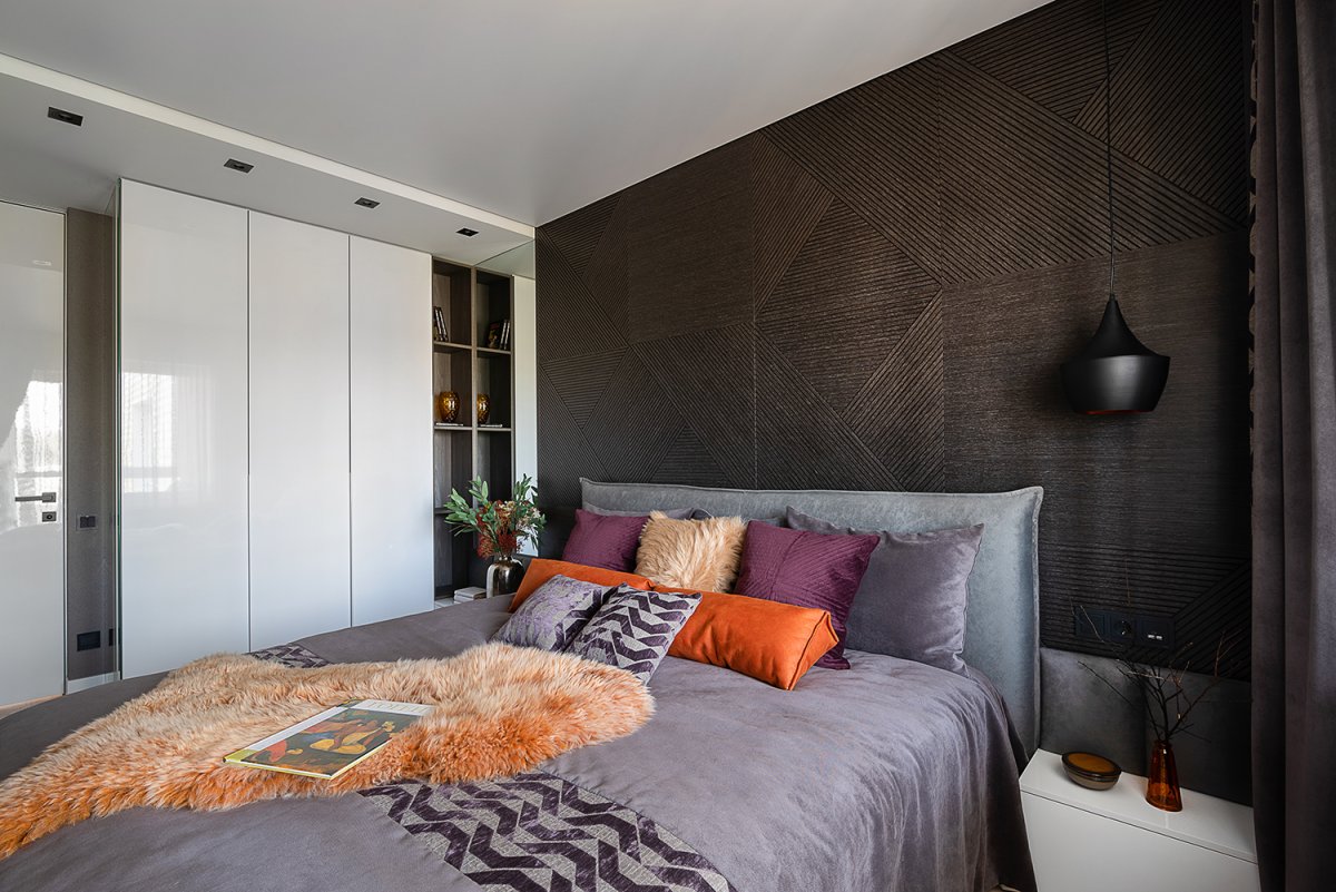 Скрытые двери в интерьере квартиры в современном стиле