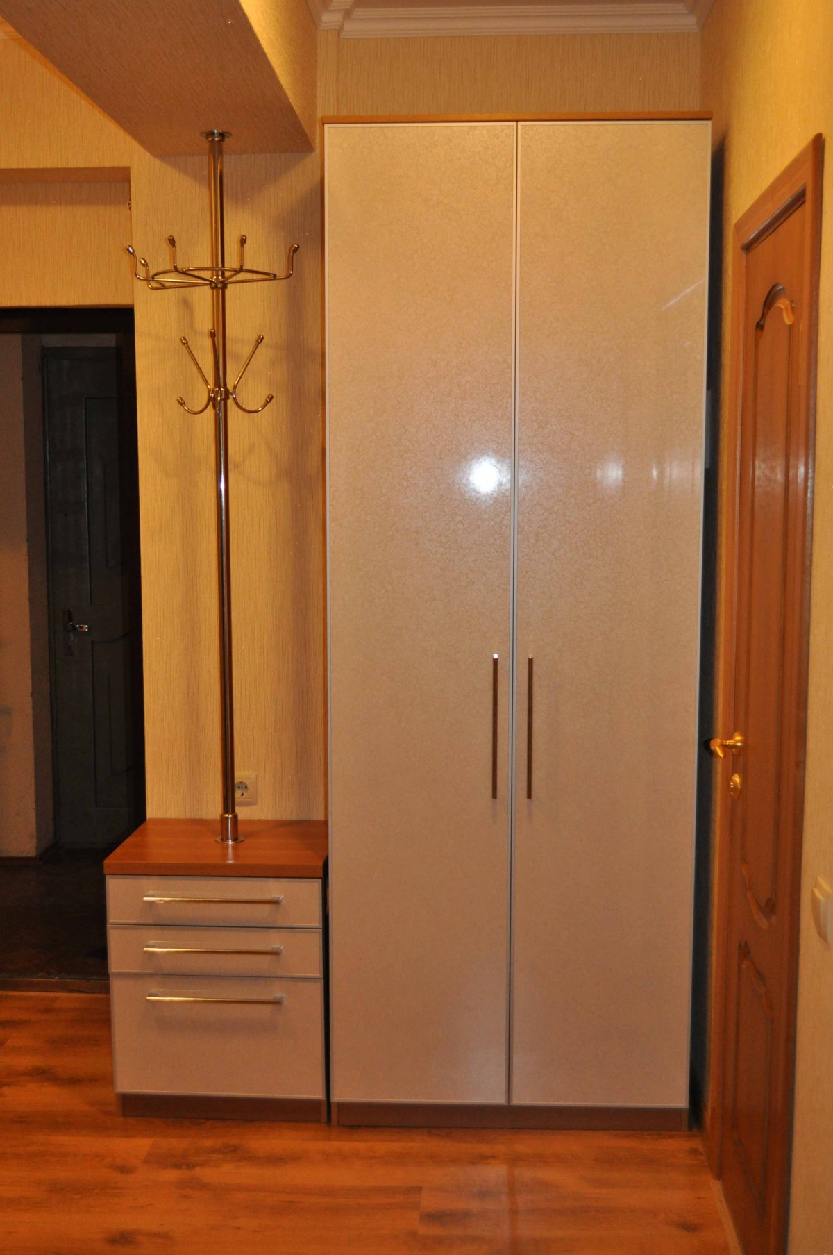 Узкая прихожая