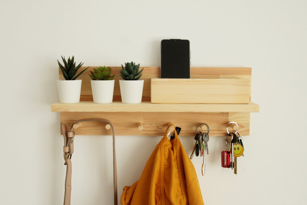 Полка для ключей в прихожую