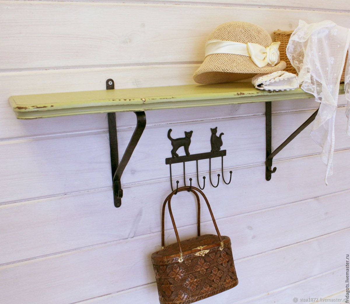 Полки в прихожую настенные