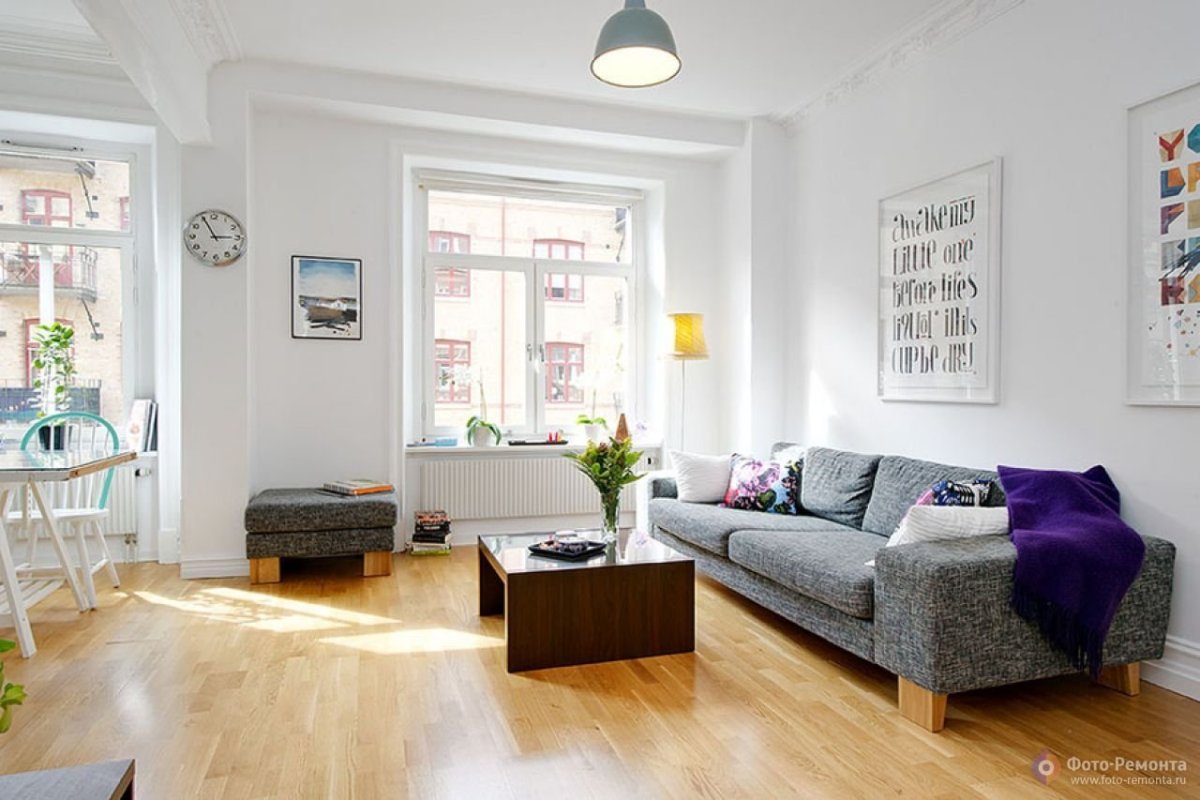 Светлые однотонные обои в интерьере