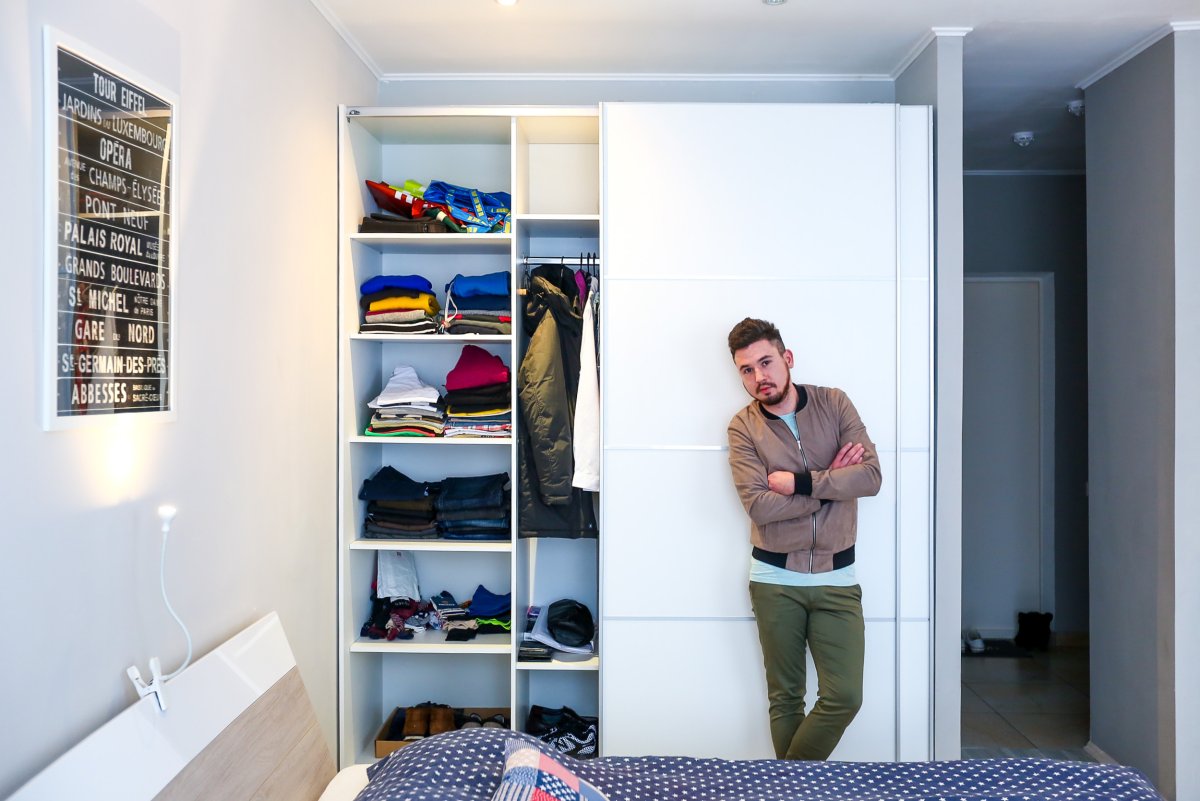 Открытые шкафы в прихожую