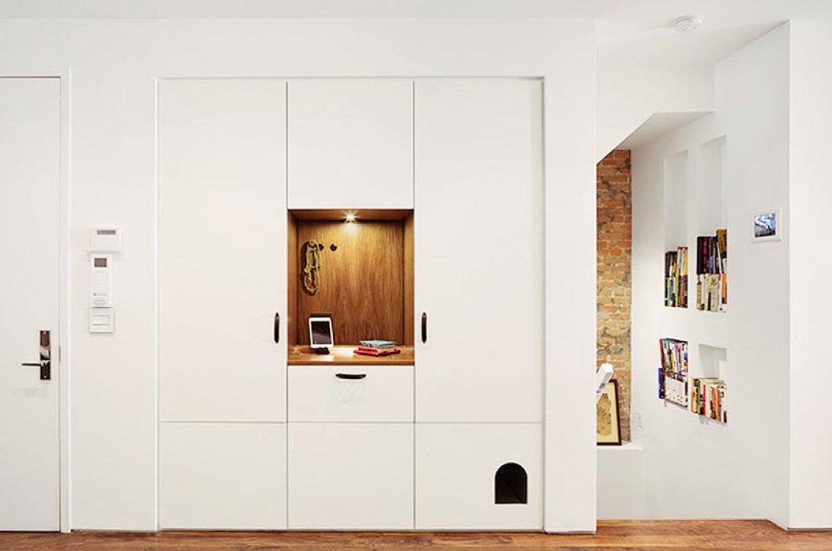 Шкаф в стене