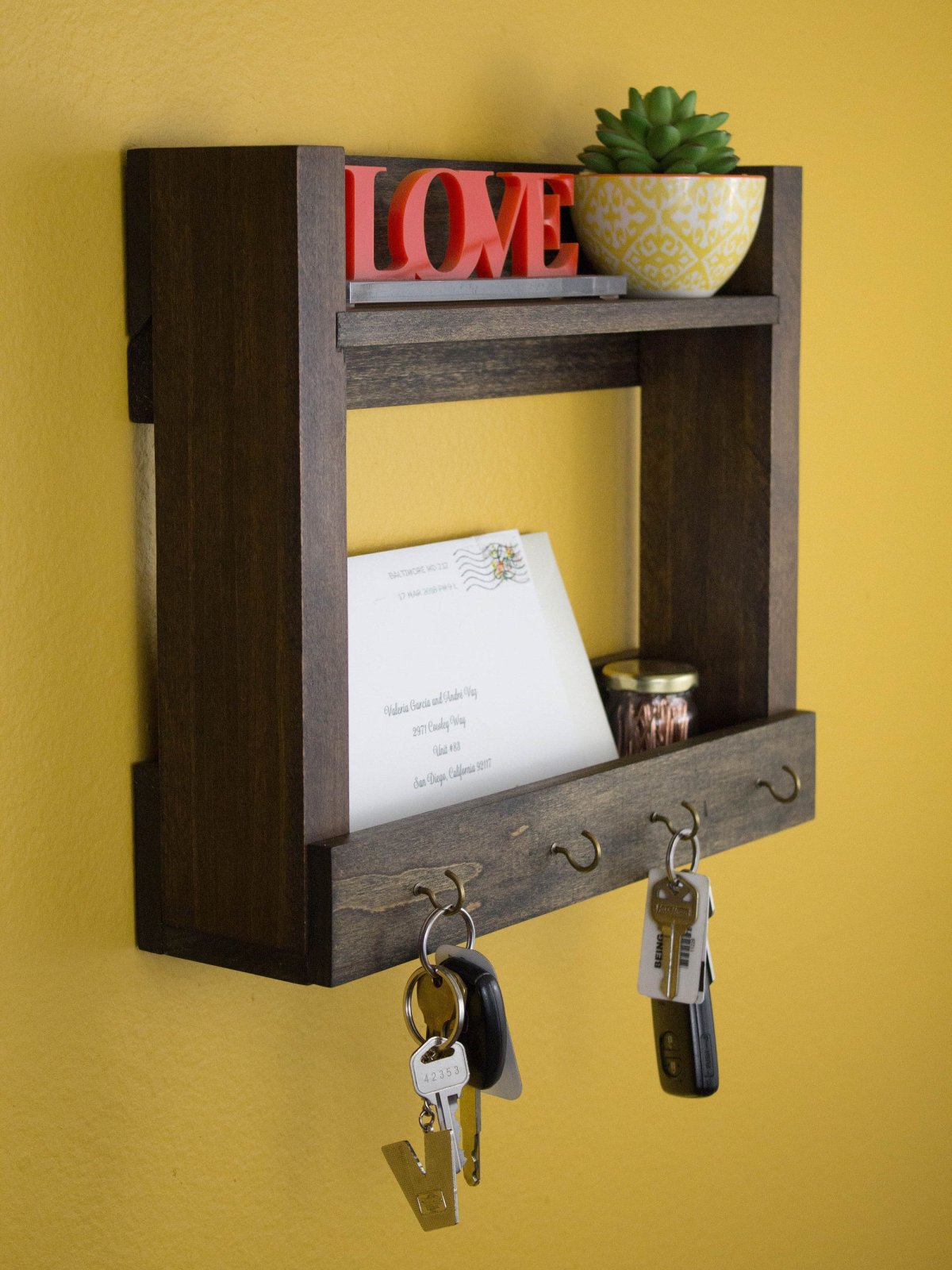 Полка ключница в прихожую