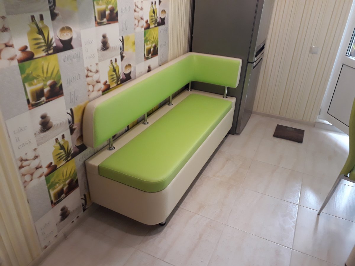 Кухонный диванчик для маленькой кухни