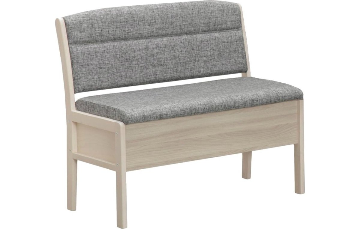 Большая кухня с диваном