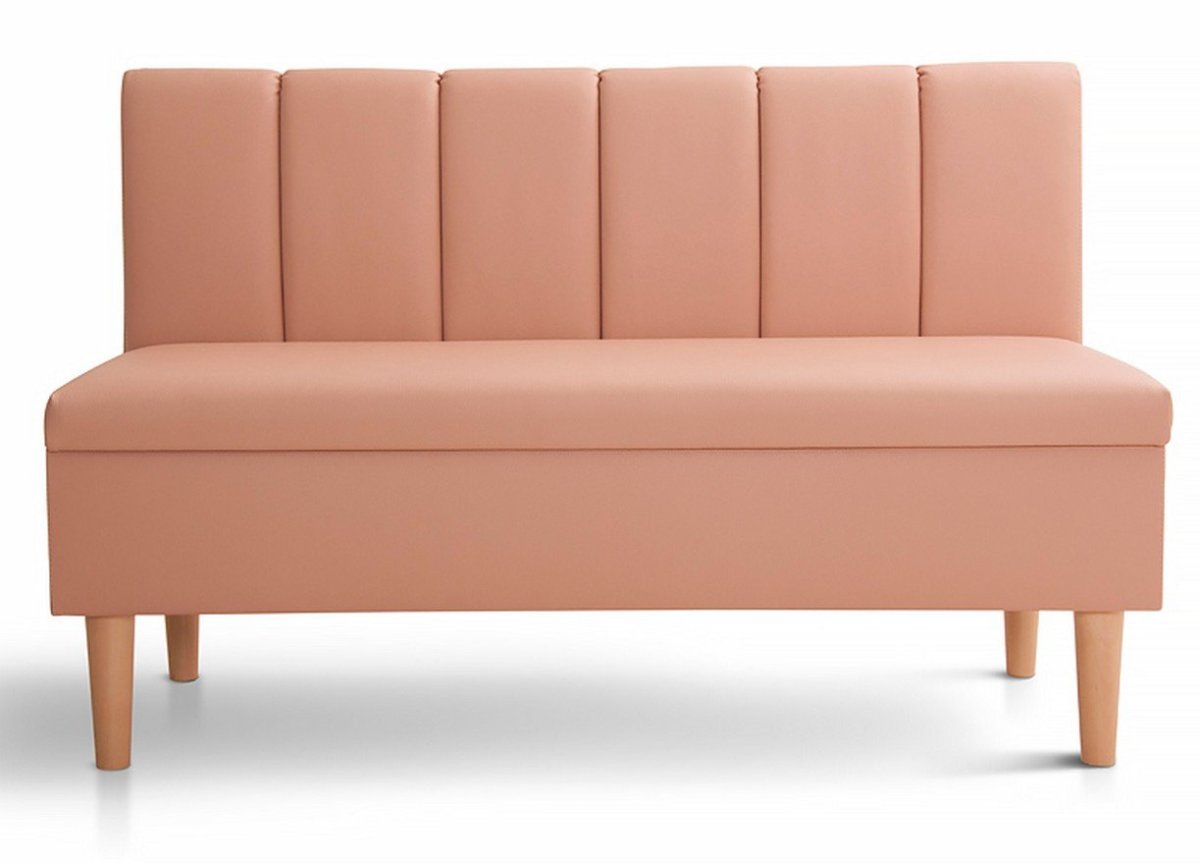 Интерьер кухни с диваном