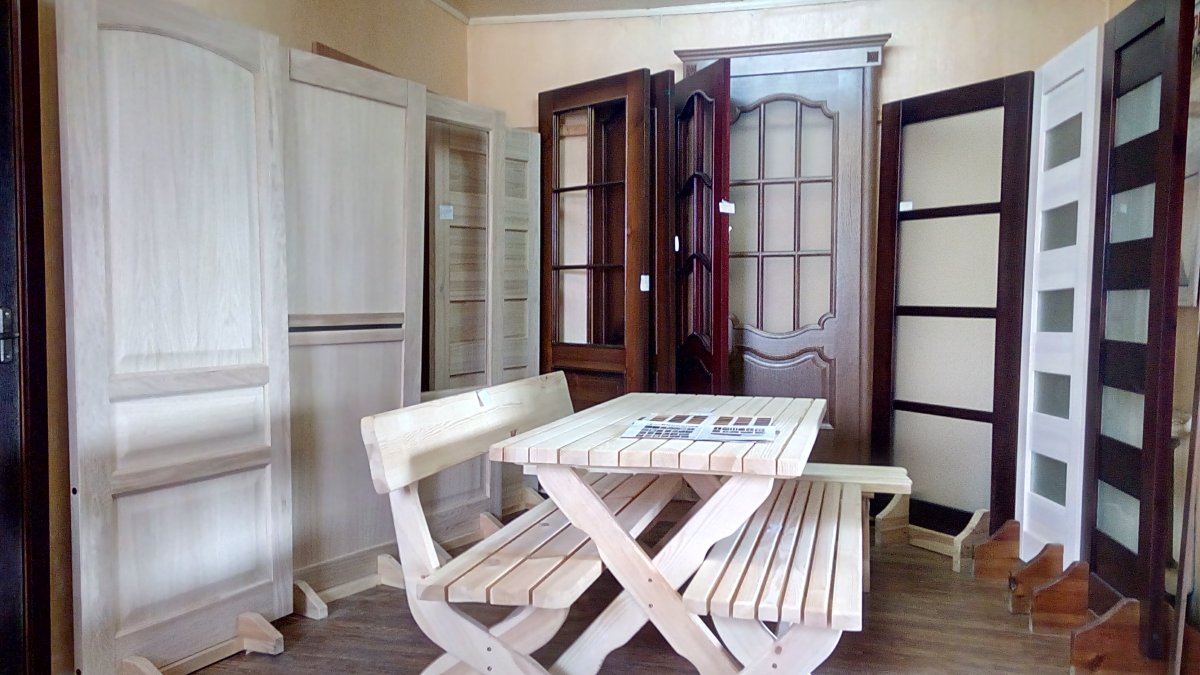 Крашенные двери в интерьере