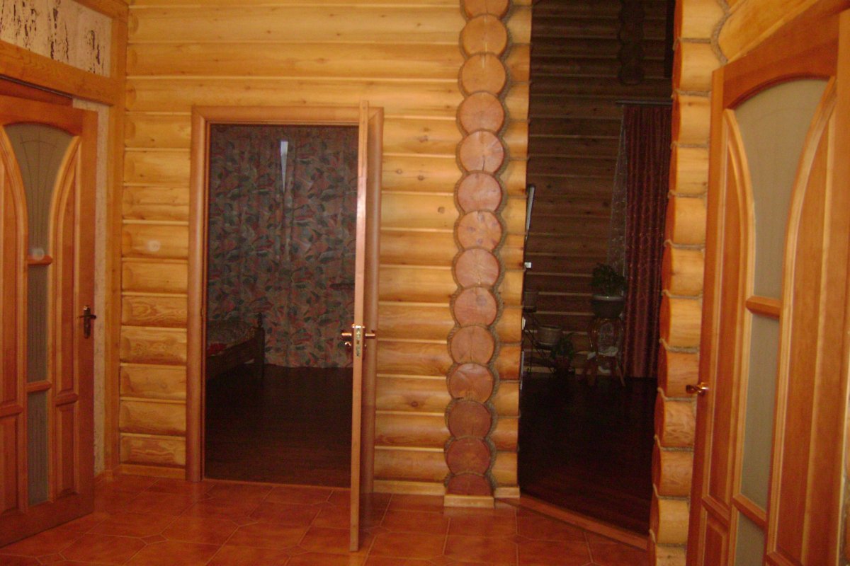 Межкомнатные двери в срубе