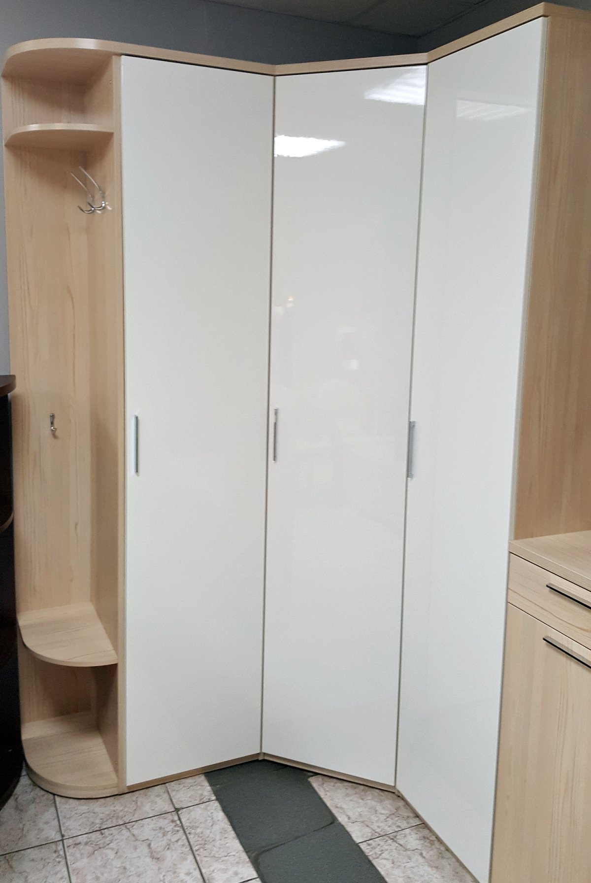 Прихожая в голубом цвете