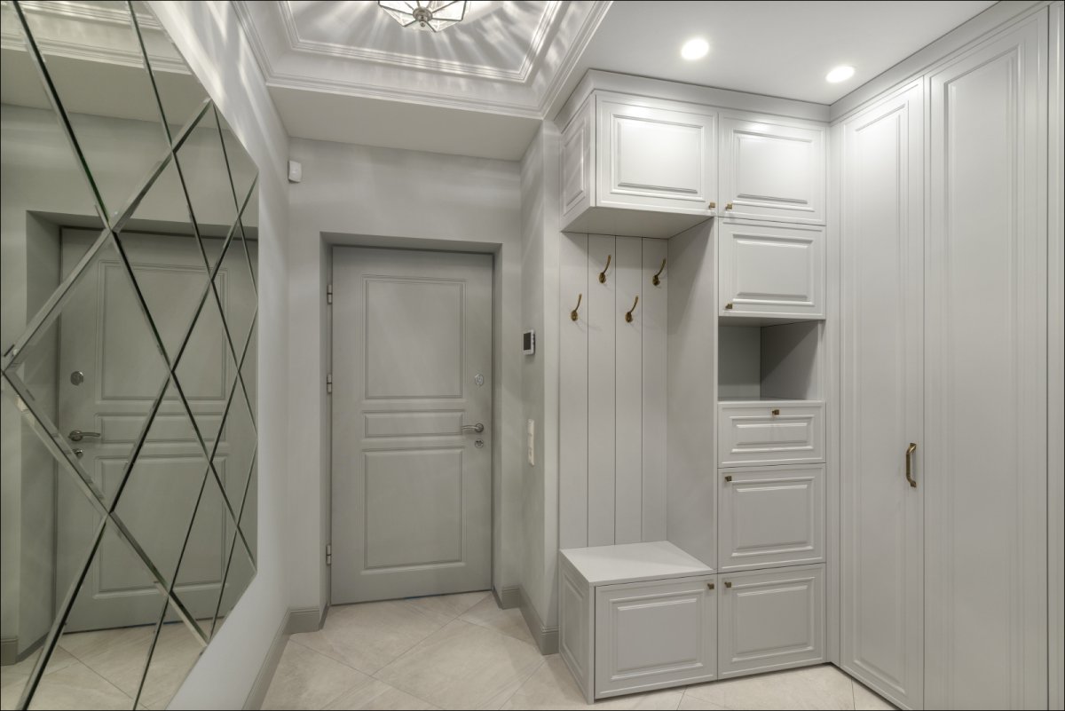 Шкаф в прихожую эмаль