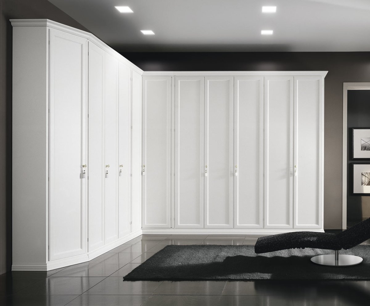 Шкаф белый распашной в спальню