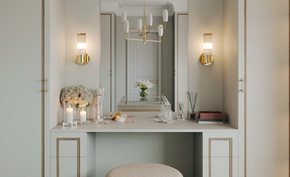 Стены в коридоре