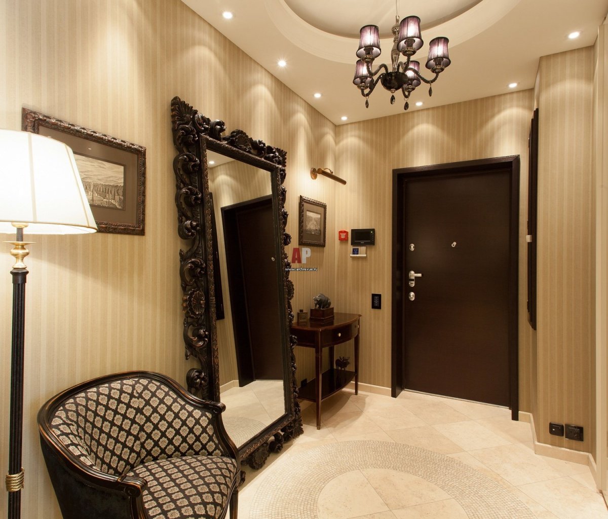 Большие зеркала в прихожую