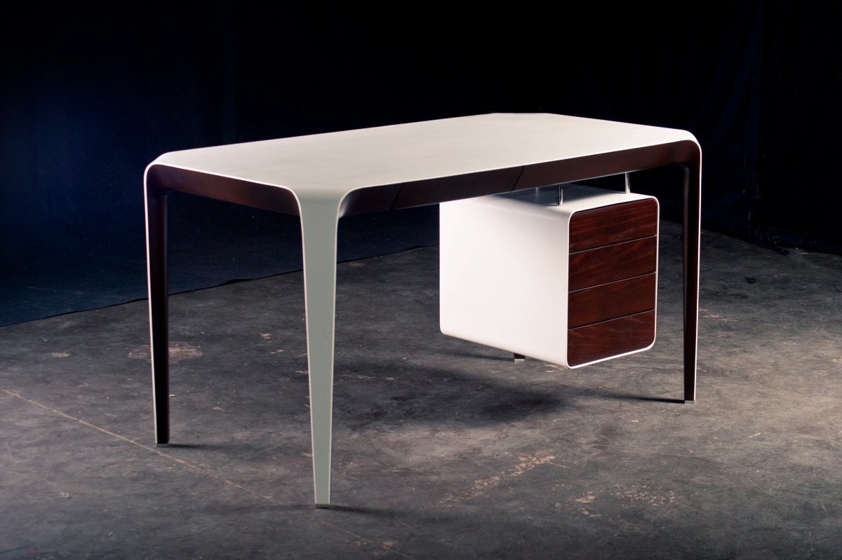 Документальный стол