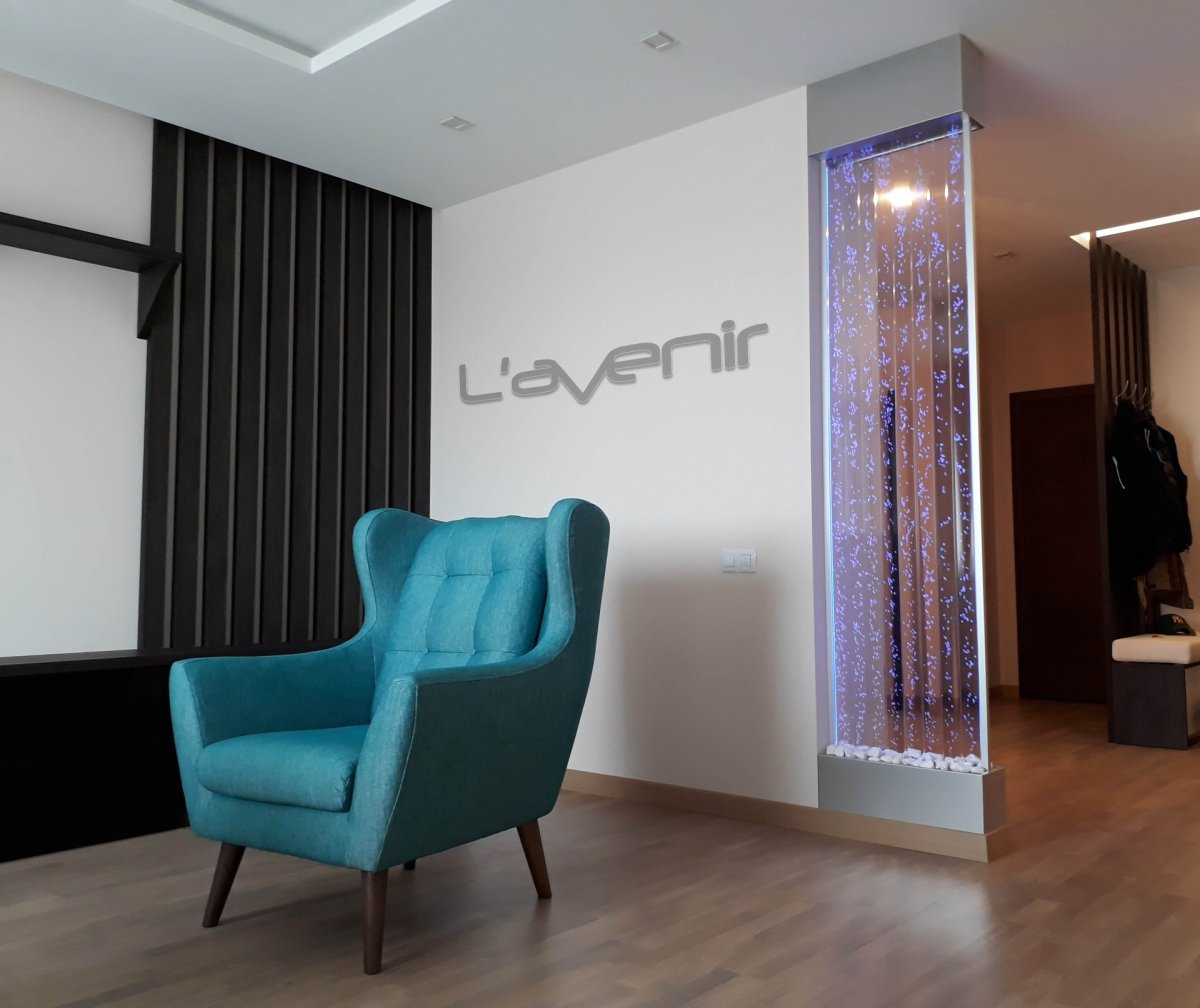 Настенный водопад