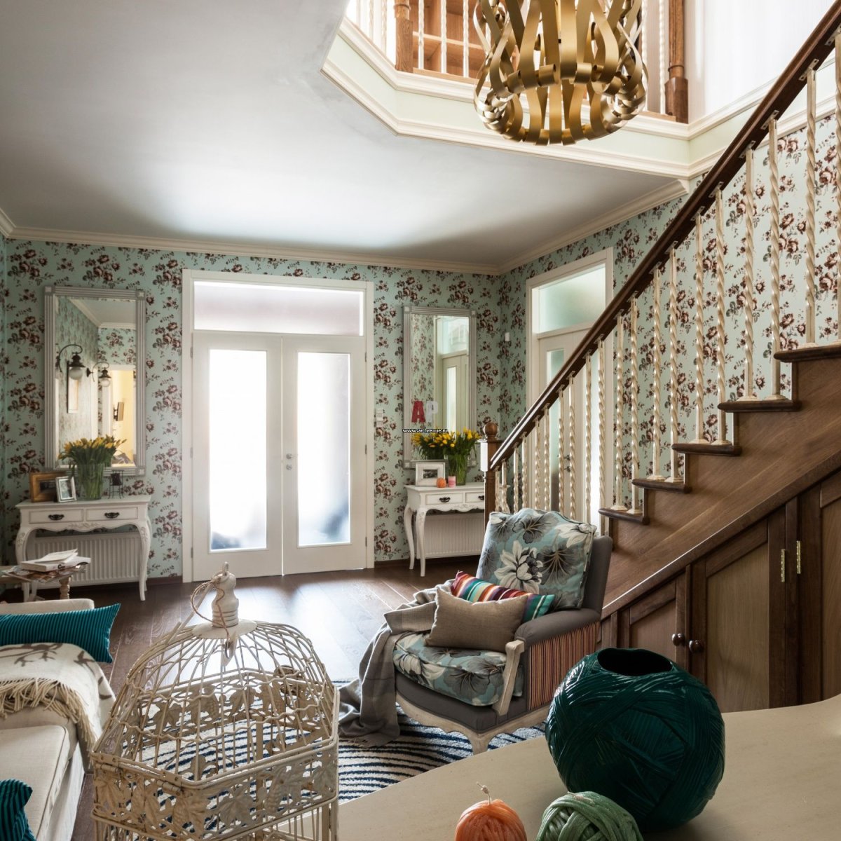 Загородный дом с высокими потолками