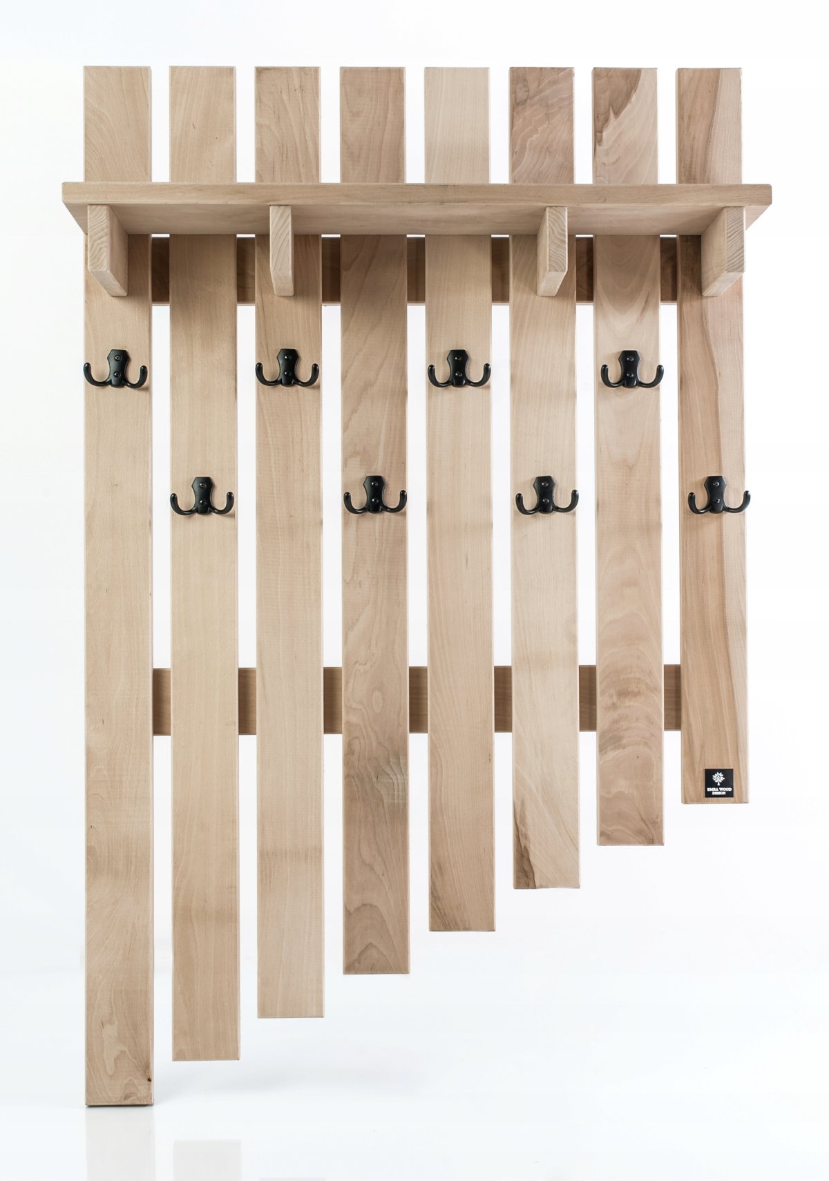 Вешалка в прихожую в скандинавском стиле