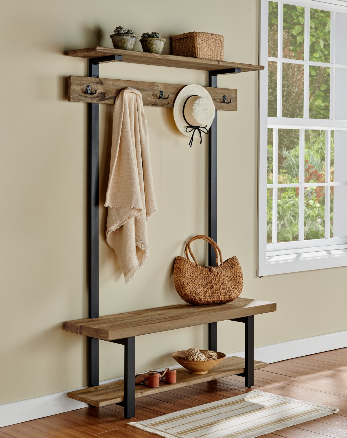 Вешалка из дерева настенная