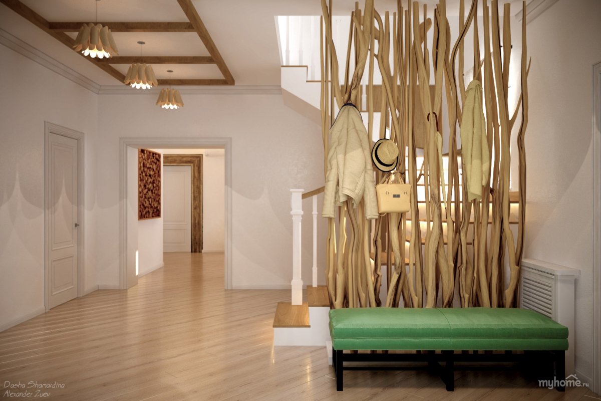 Деревянные панели в прихожей