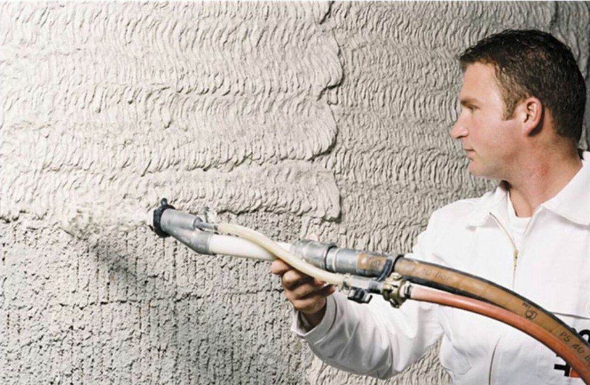 Механизированная штукатурка стен с глянцеванием