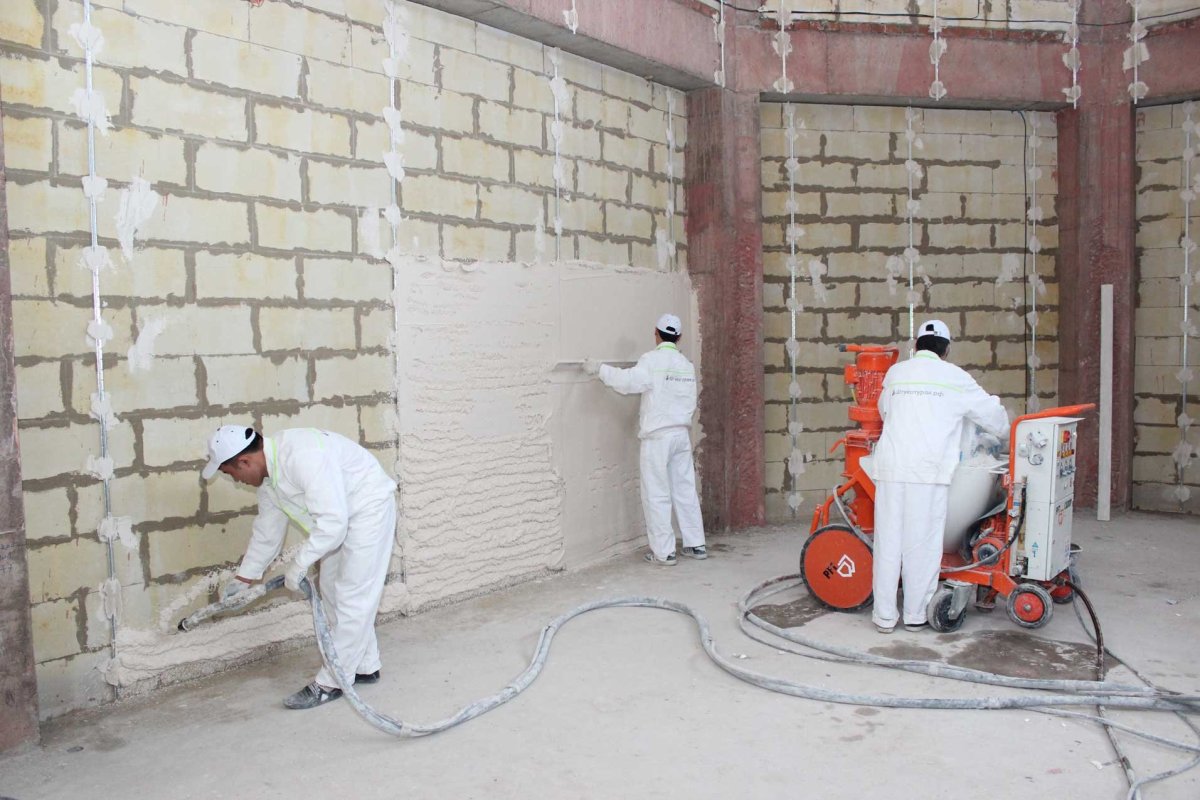 Машинная штукатурка стен в квартире