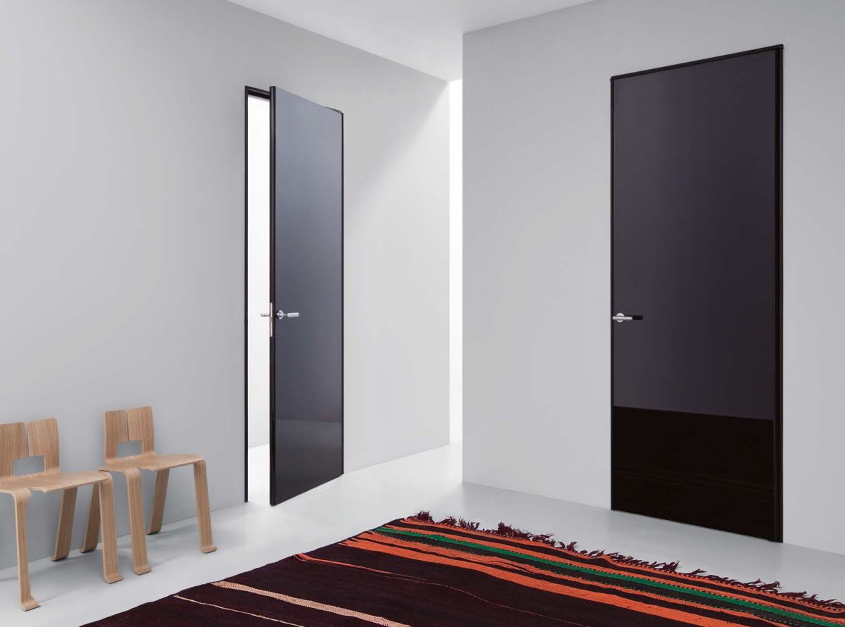 Распашные двери в гостиную