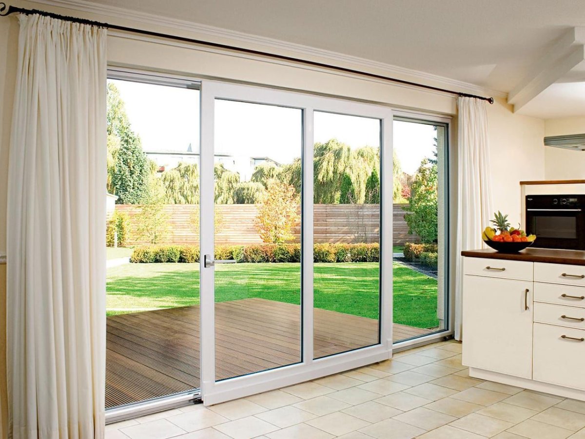 Портальные двери Рехау