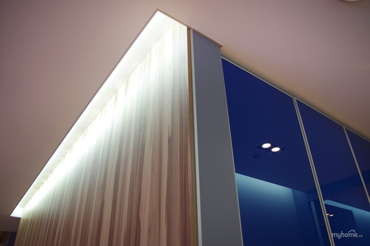 Скрытый карниз с подсветкой