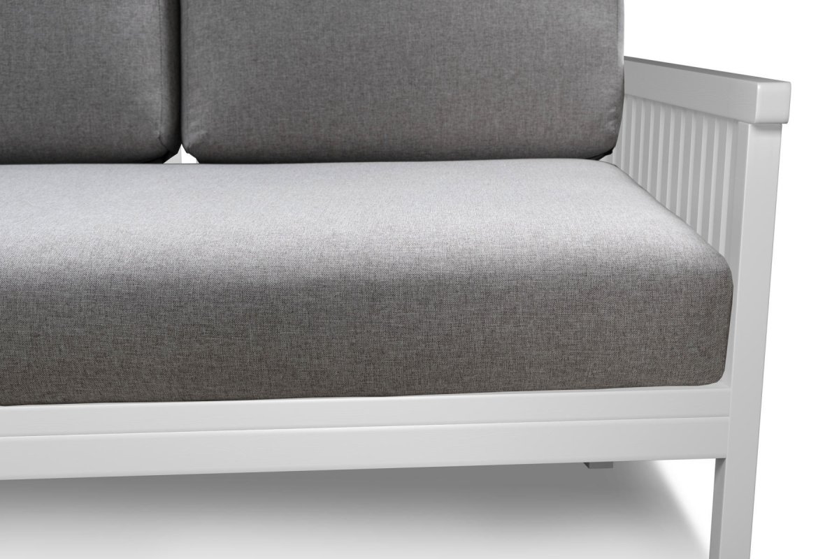 Диван и кресло в интерьере