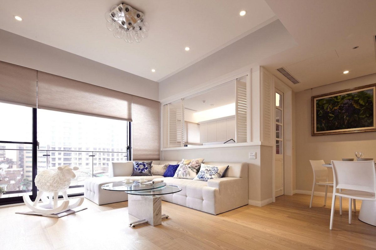 Отделка зала в светлых тонах