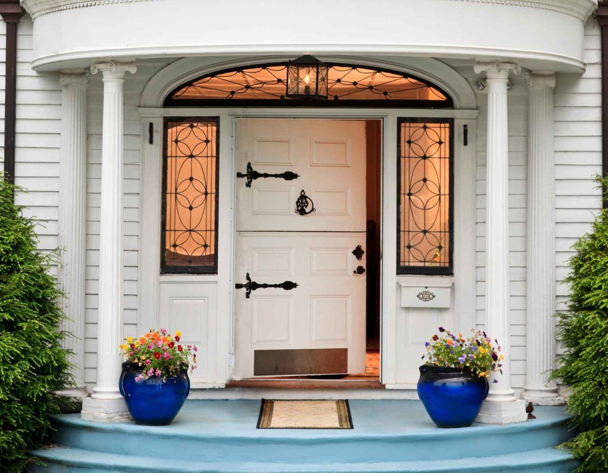 Красивые двери для дома