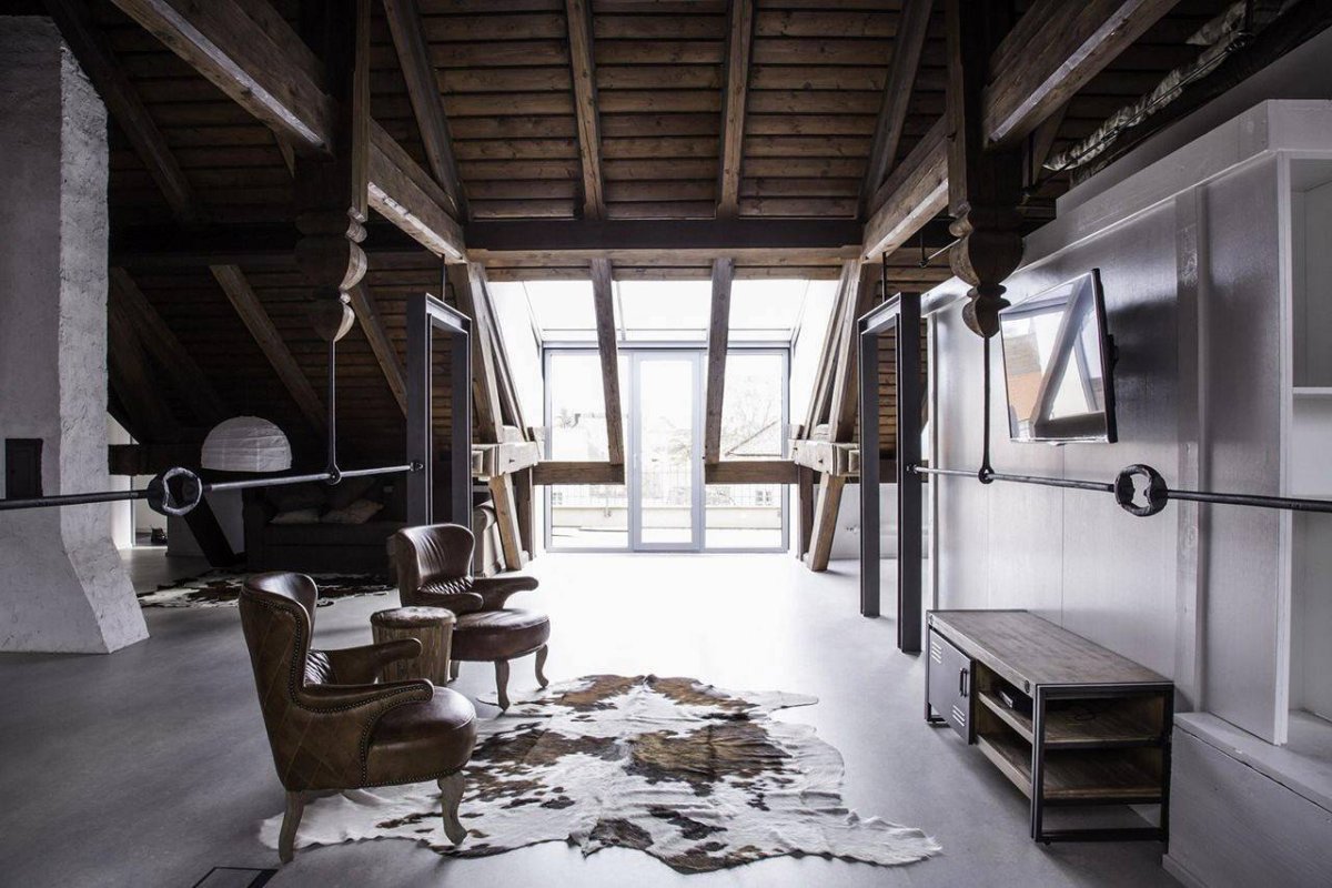 Чердак в стиле лофт в частном доме