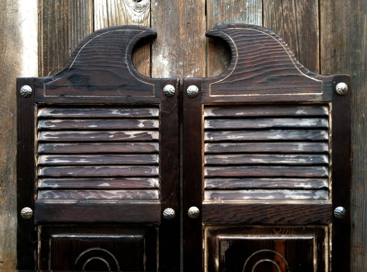 Двери в американских барах