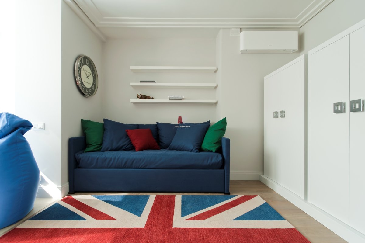 Диван в комнату подростка мальчика