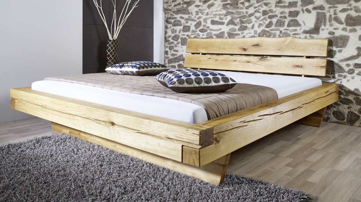 Двуспальная кровать из бруса