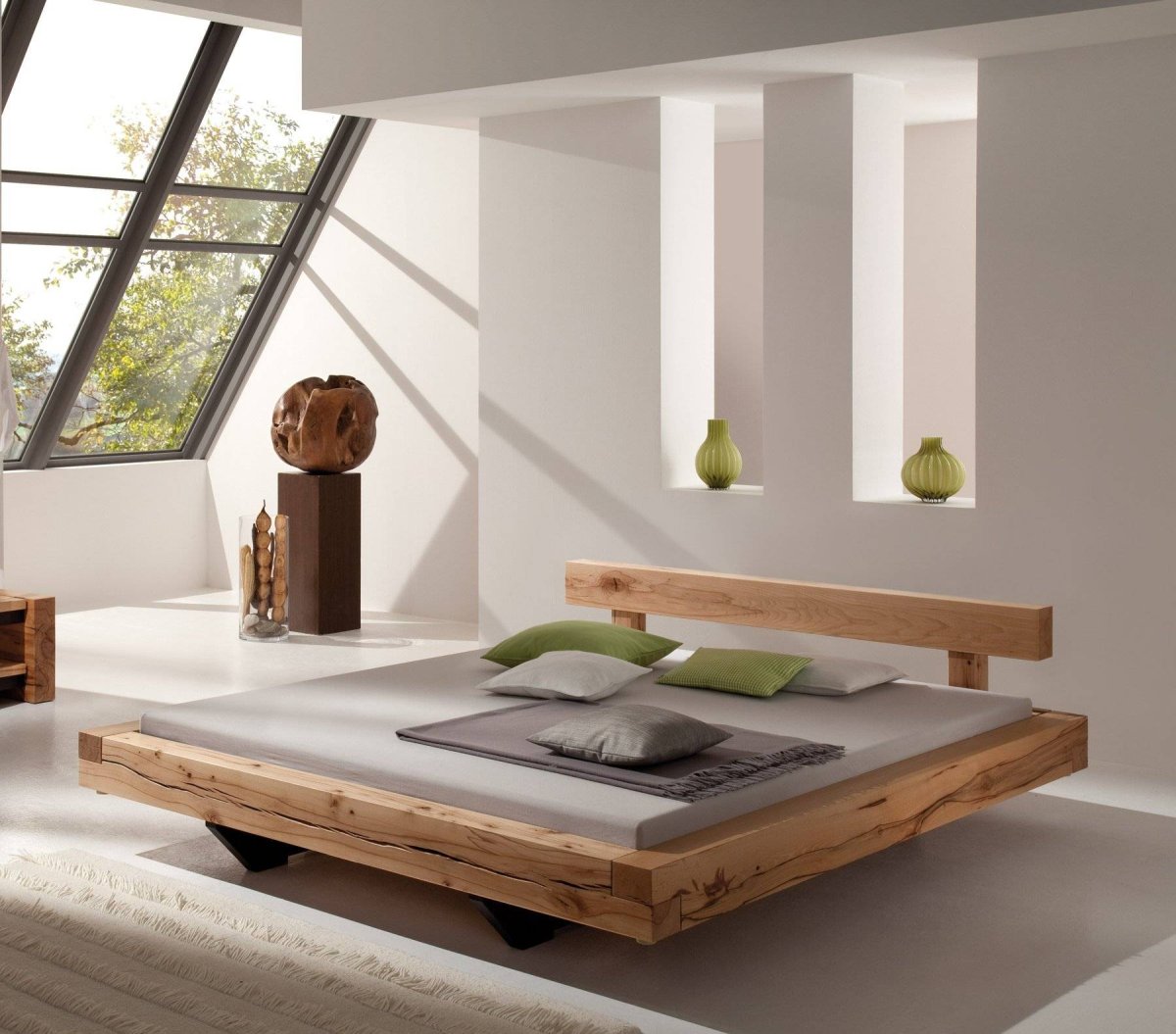 Стильные кровати из дерева